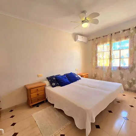 펜션 Apartament-bungalow La Mata 또레비에하